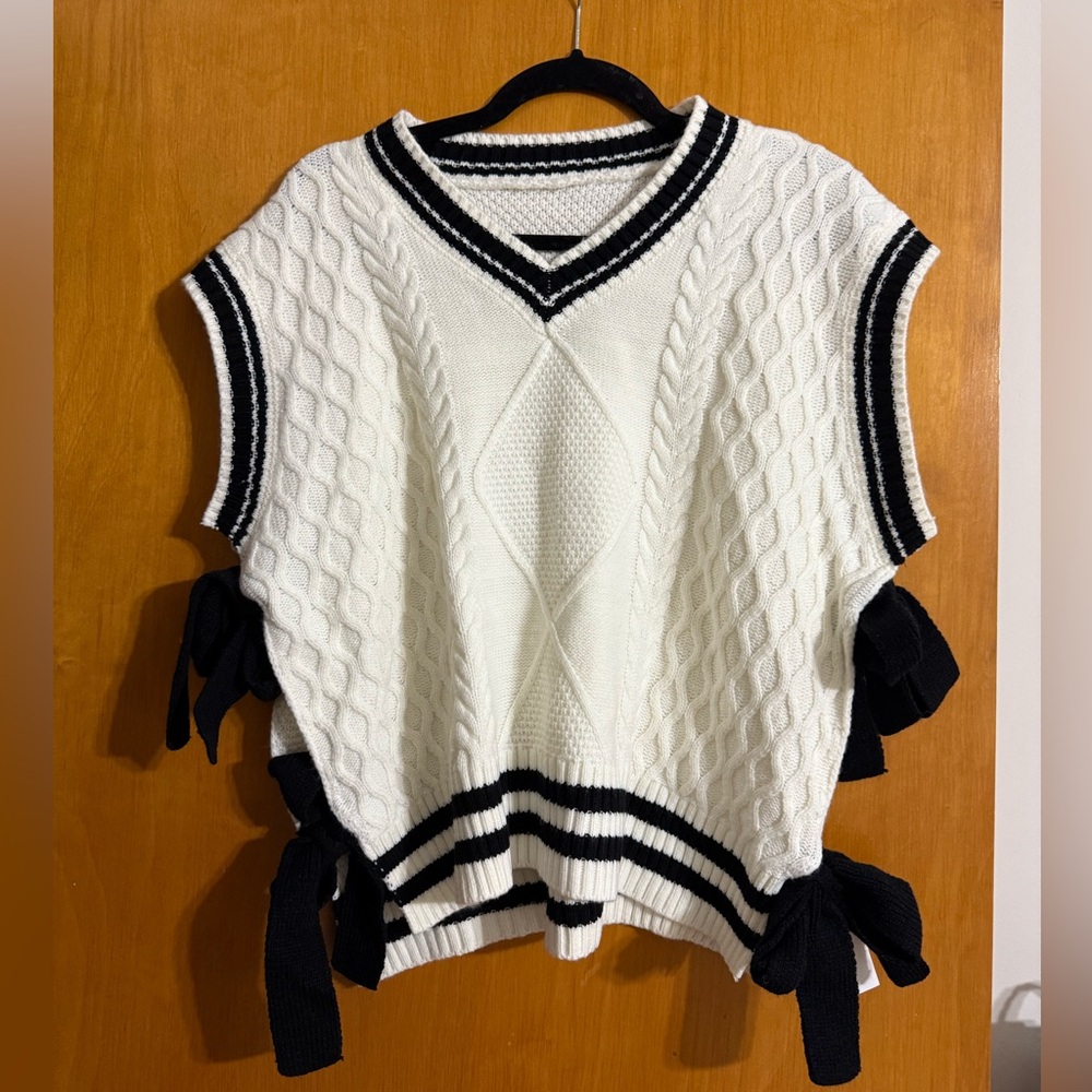CIDER NWT Sweater